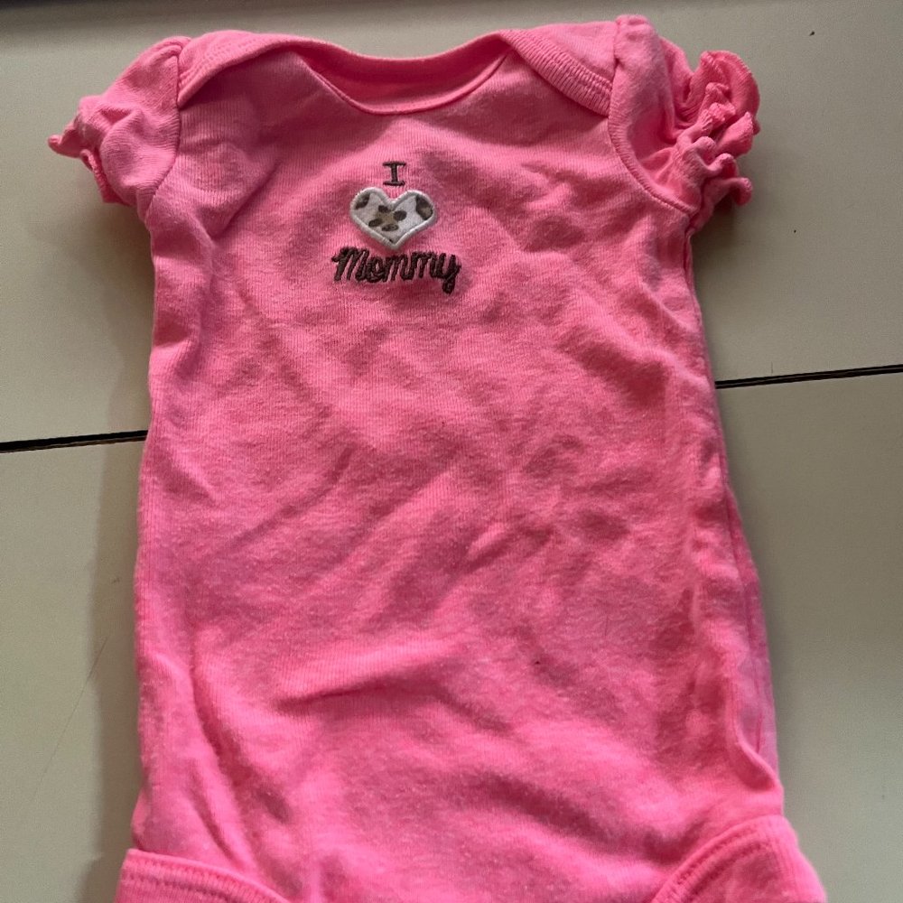 I heart mommy onesie